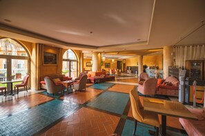 Breakfast and dinner served, Portuguese cuisine - Pestana Sintra Golf Conference & Spa Resort (Sintra)