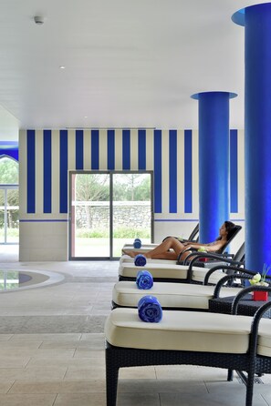 Indoor pool, outdoor pool, sun loungers - Pestana Sintra Golf Conference & Spa Resort (Sintra)