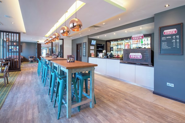 Breakfast served - Premier Inn Nottingham Cc - Chapel Bar (Nottingham)