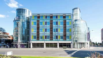 المنشأة من الخارج