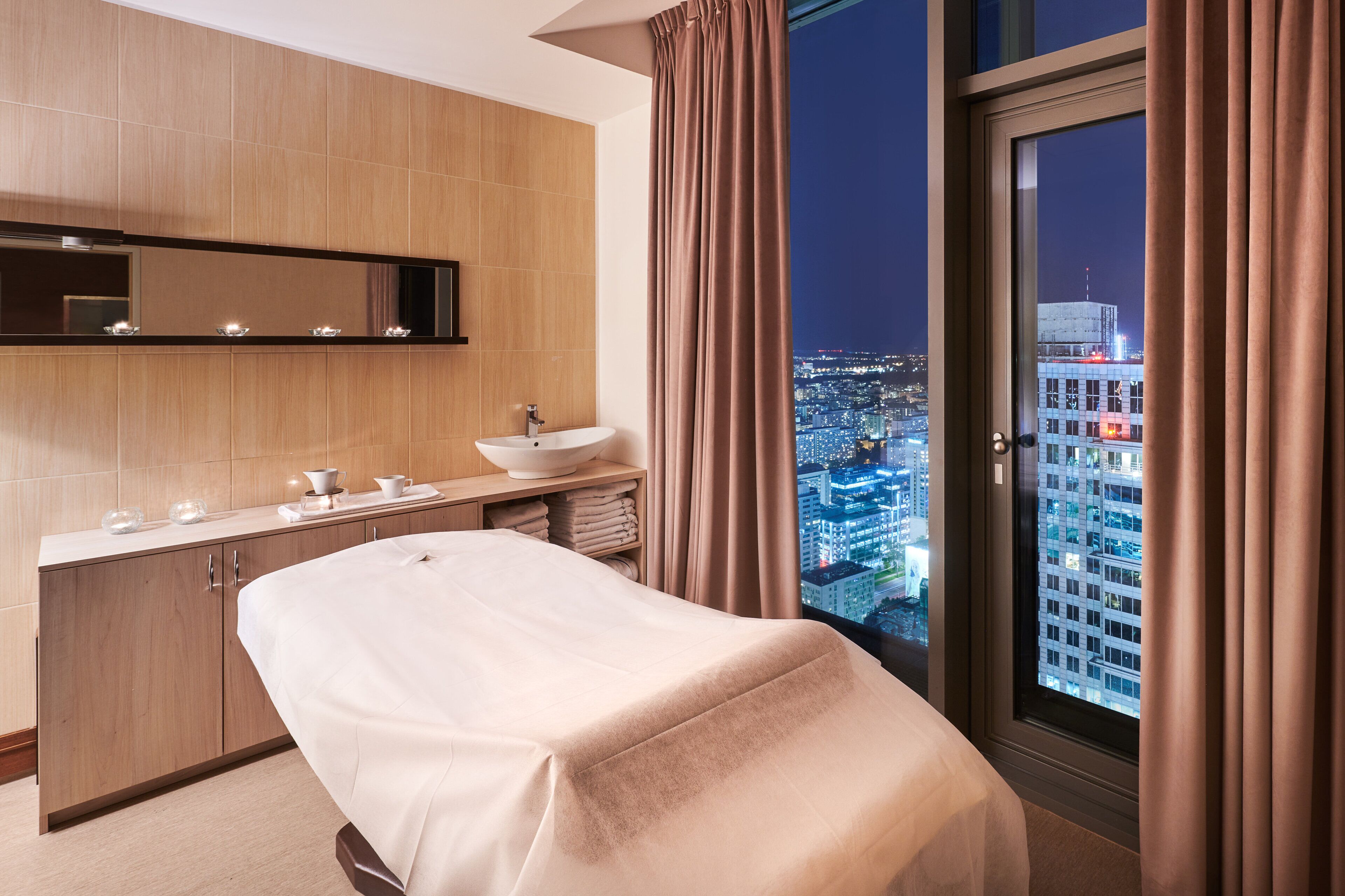 Sauna, Türkisches Bad/Hamam, Körperbehandlungen, Aromatherapie