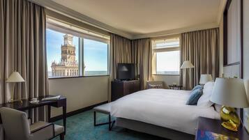 Minibar, safe på rommet, skrivebord og skrivebord for bærbar PC