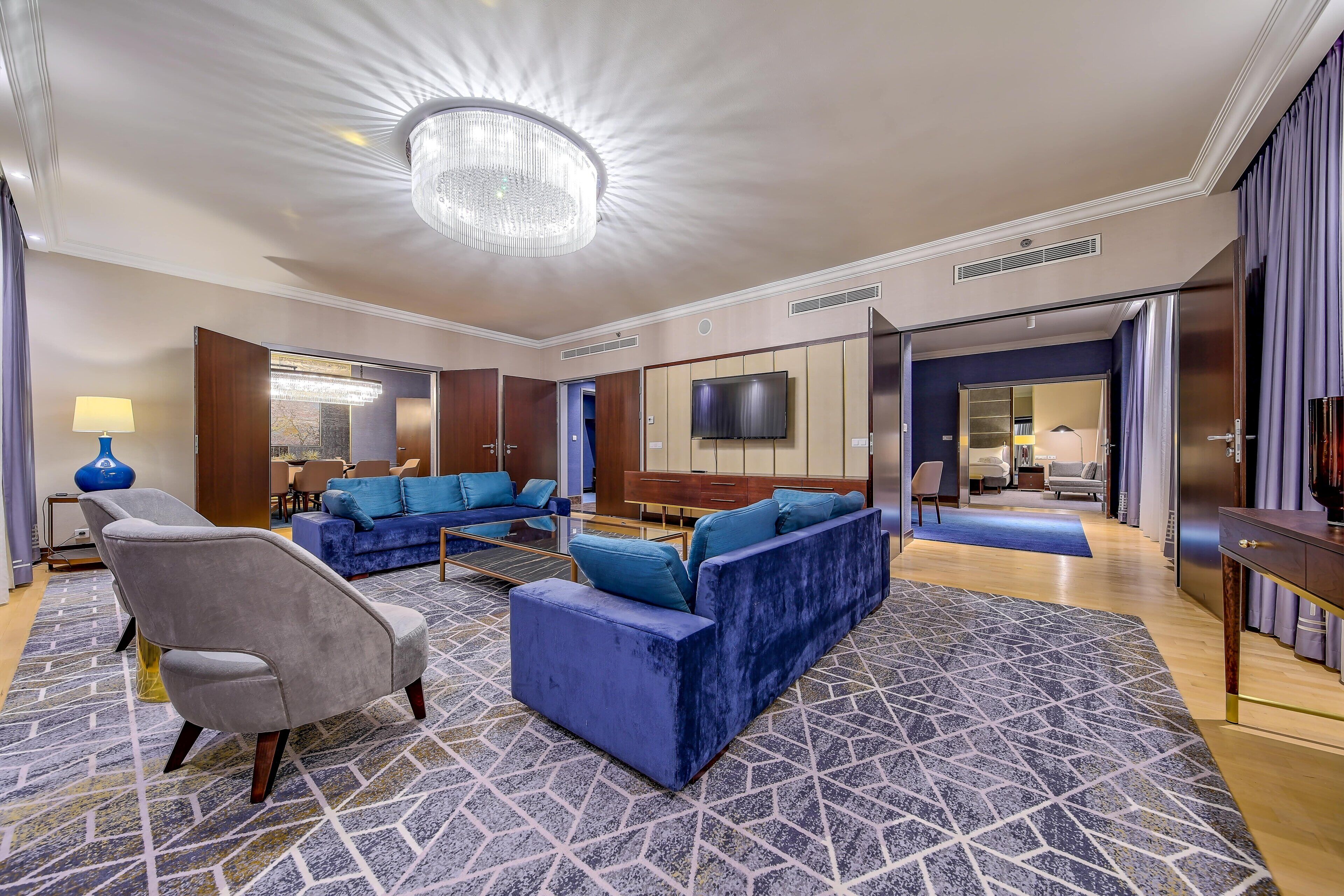 Presidential Suite, 1 King Bed (High Floor) | Minibar, in-room safe, desk, laptop workspace