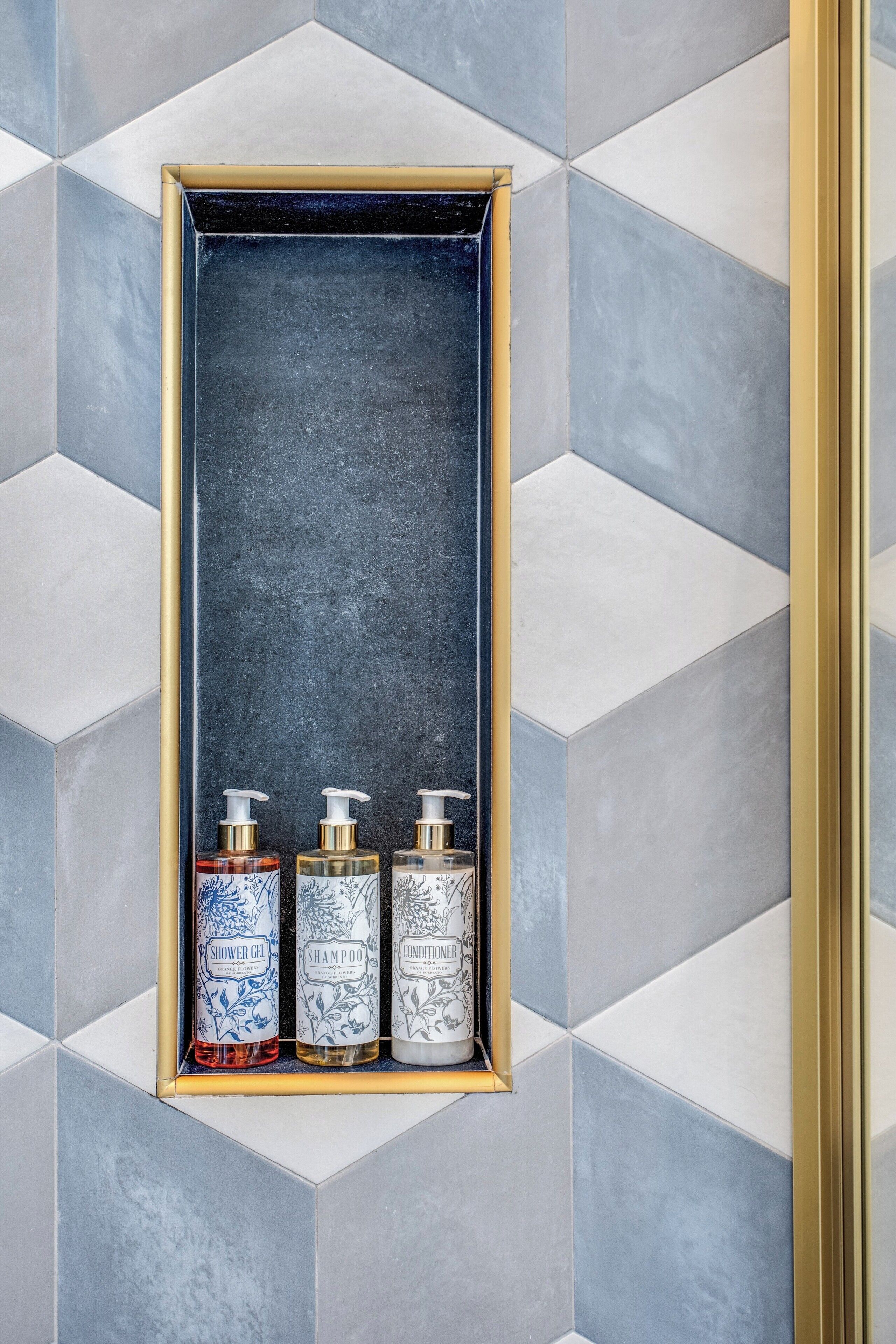 1 bedroom, premium bedding, down duvets, minibar