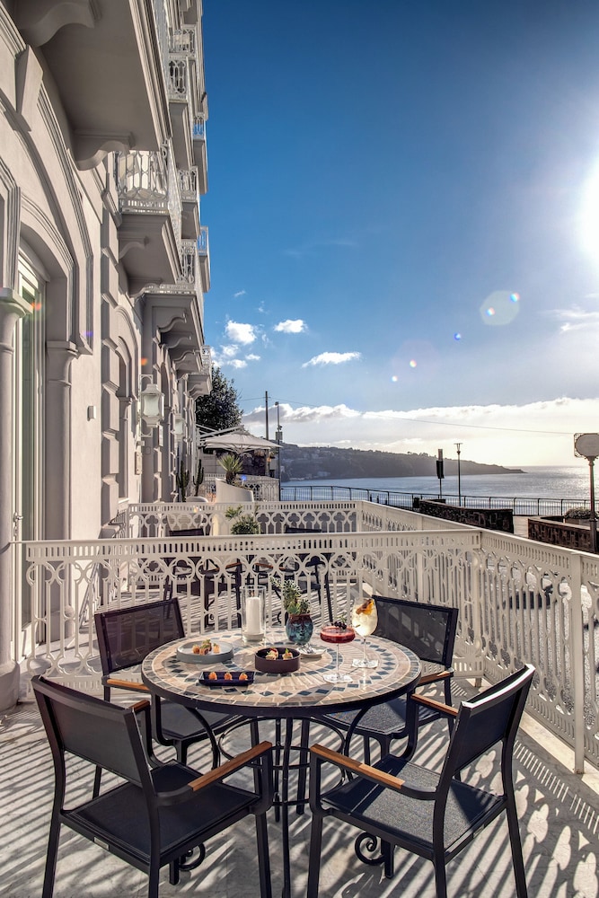 Hotel Mediterraneo Sorrento by null