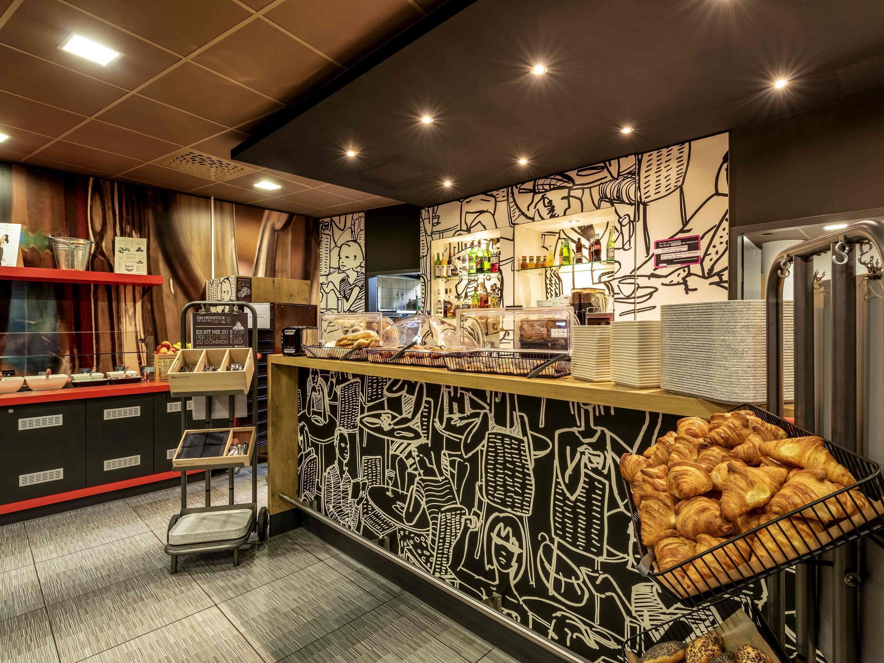 Café da manhã com buffet todos os dias mediante uma taxa