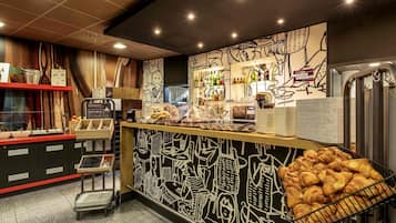 Café da manhã com buffet todos os dias mediante uma taxa