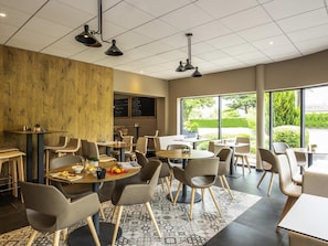 Restaurant - ibis Nuits Saint Georges (Nuits-Saint-Georges)