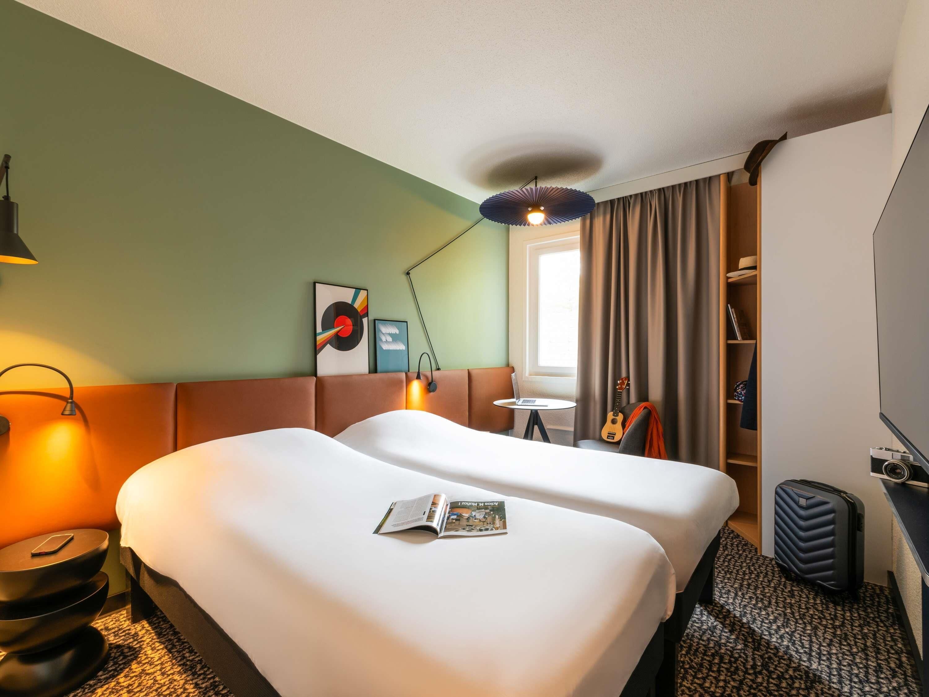 standard twin room | desk, laptop workspace, blackout curtains, soundproofing