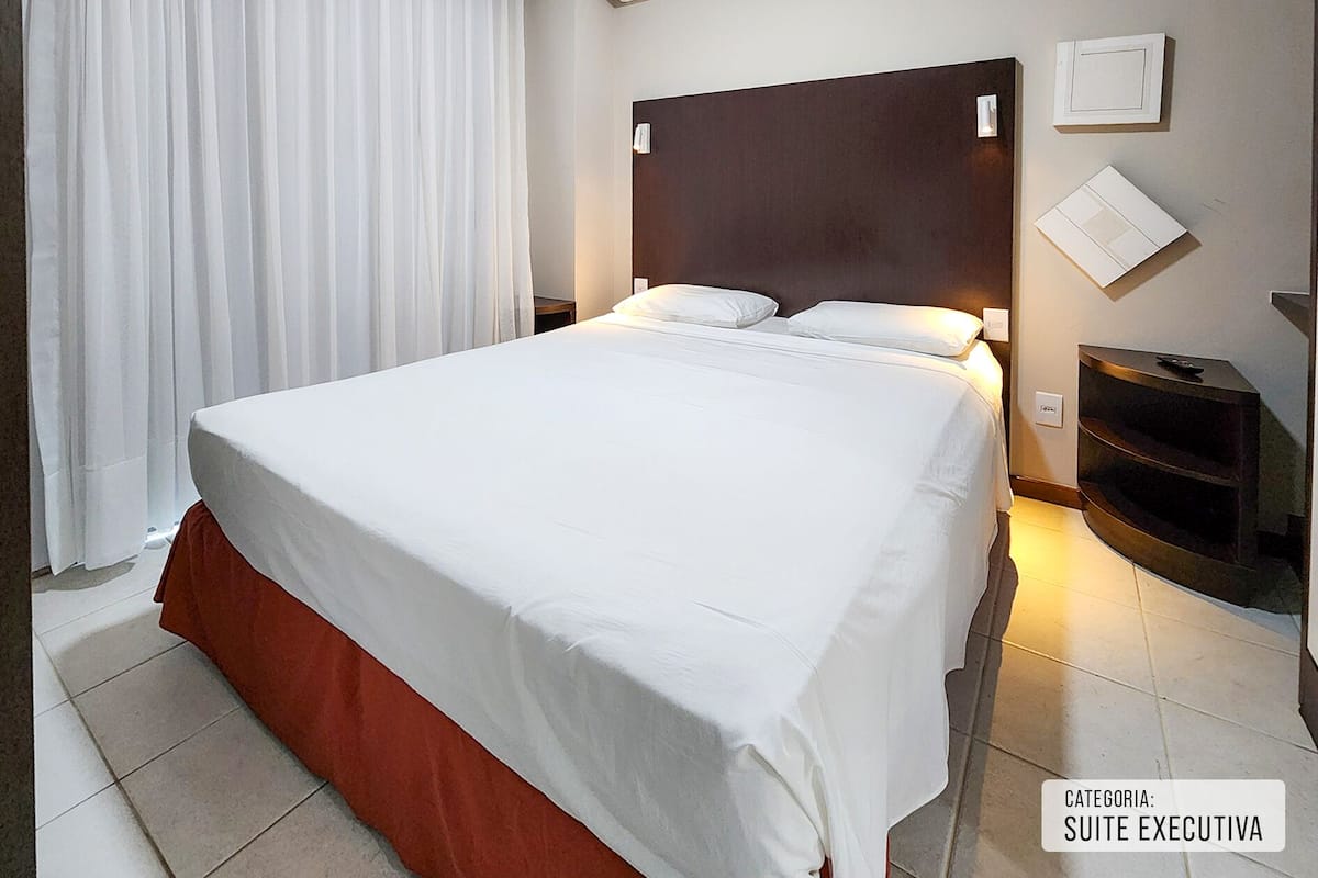 行政套房 | 迷你吧、客房内保险箱、办公桌、遮光窗帘