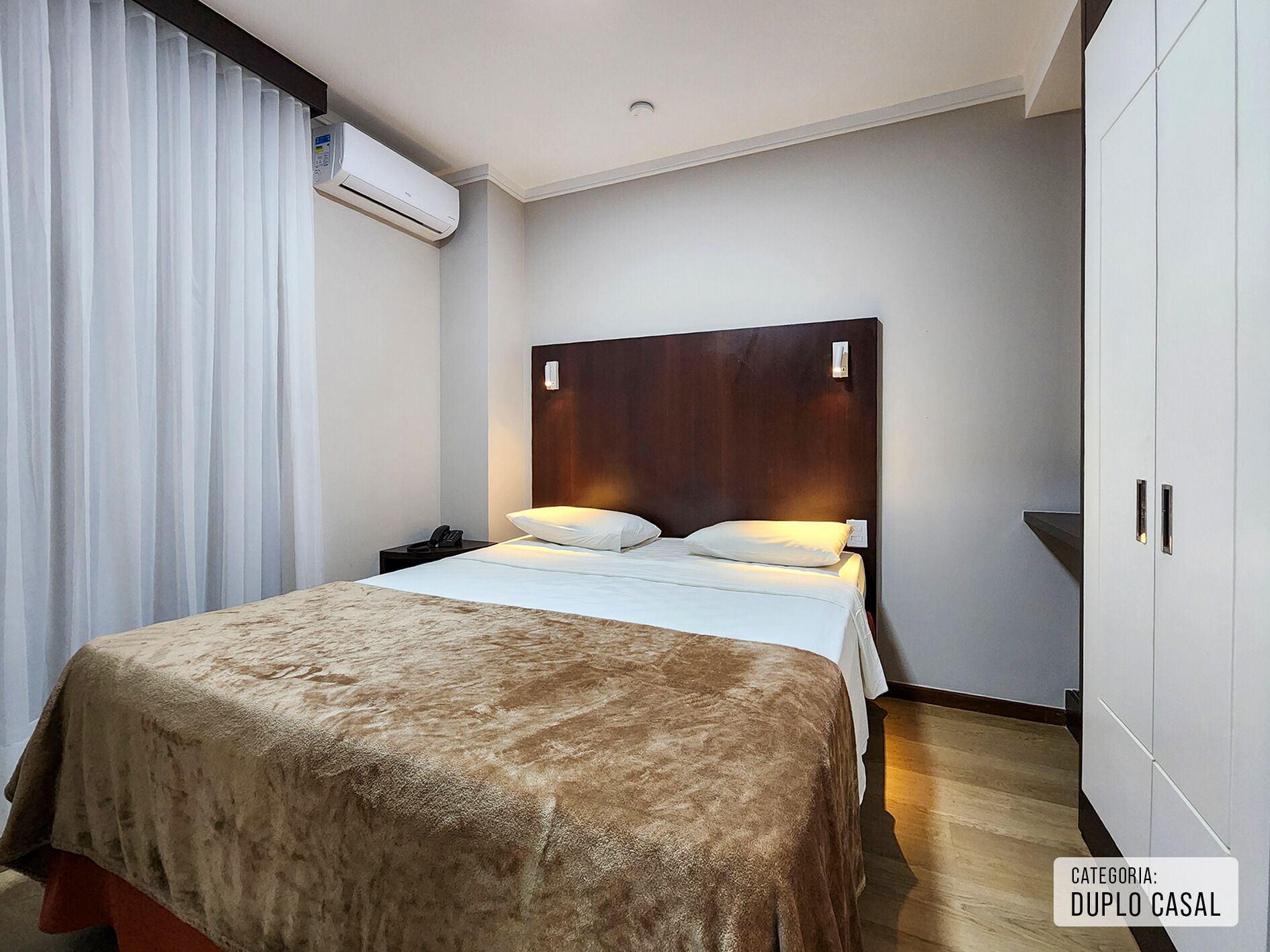 双人房 | 迷你吧、客房内保险箱、办公桌、遮光窗帘