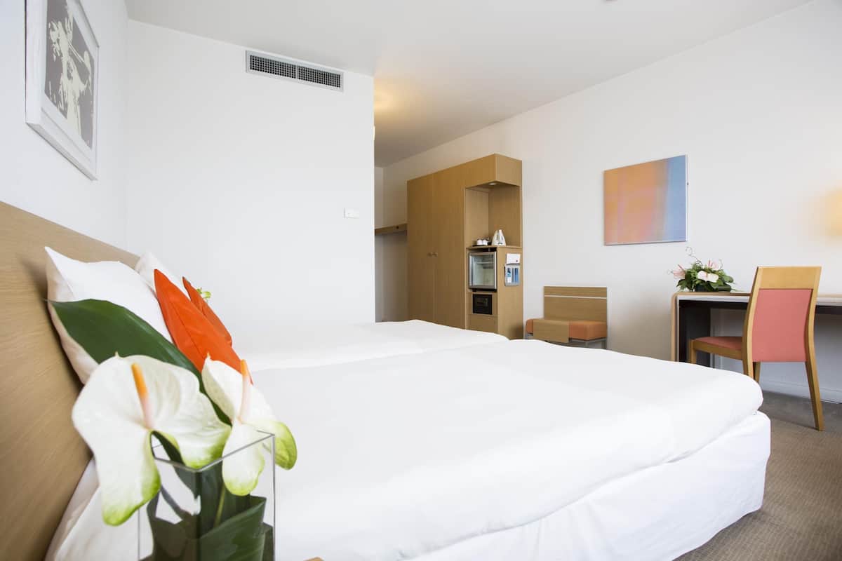 Superior Twin Room, 2 Queen Beds | Premium bedding, down comforters, memory foam beds, minibar