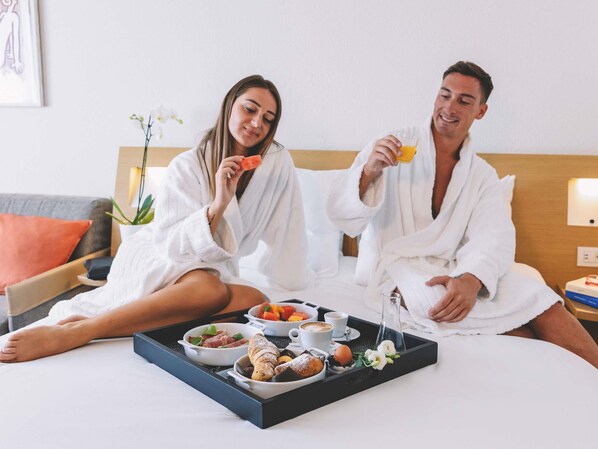 Executive Room, 1 King Bed with Sofa bed