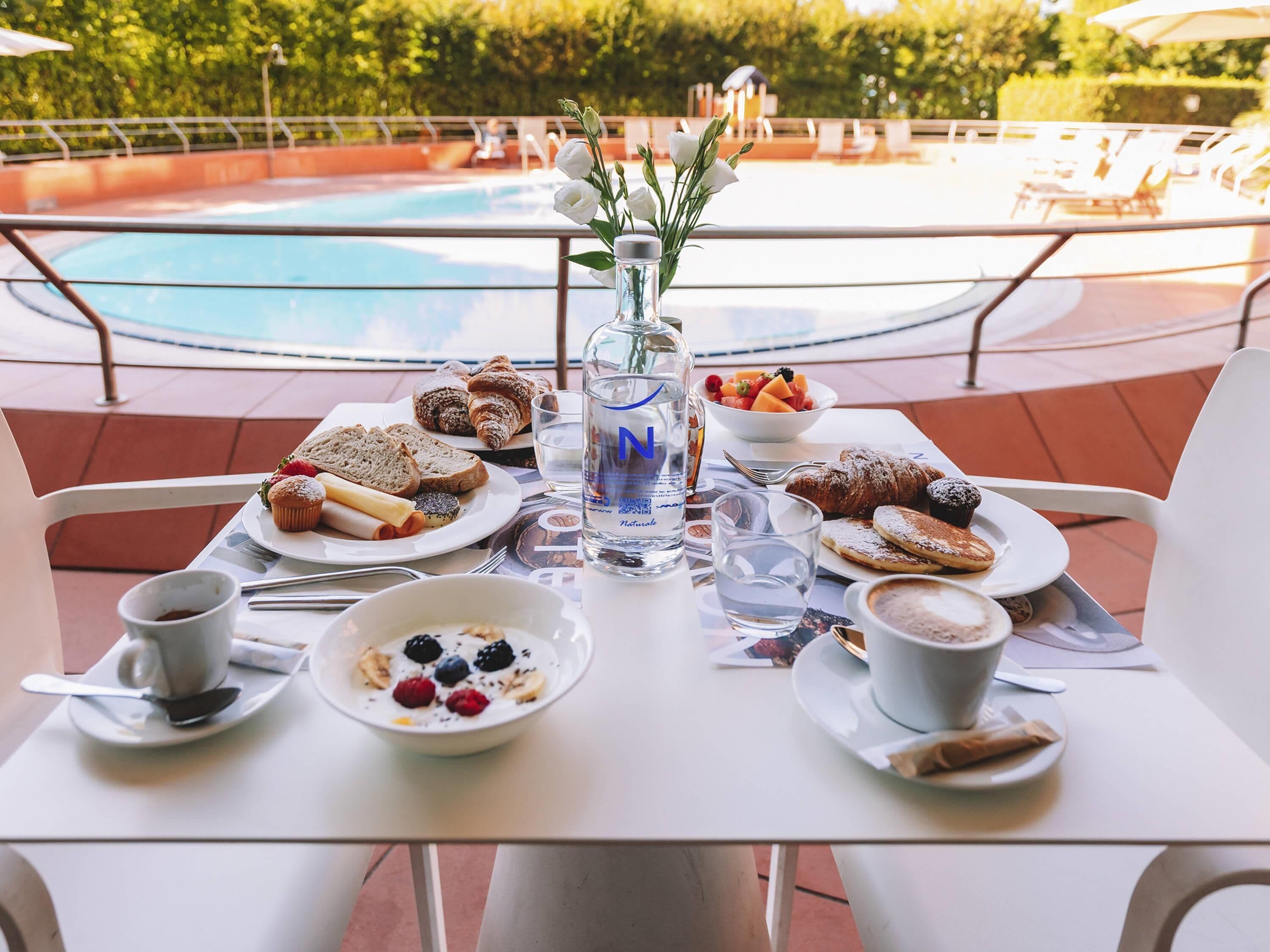 Petit déjeuner buffet servi tous les jours en supplément
