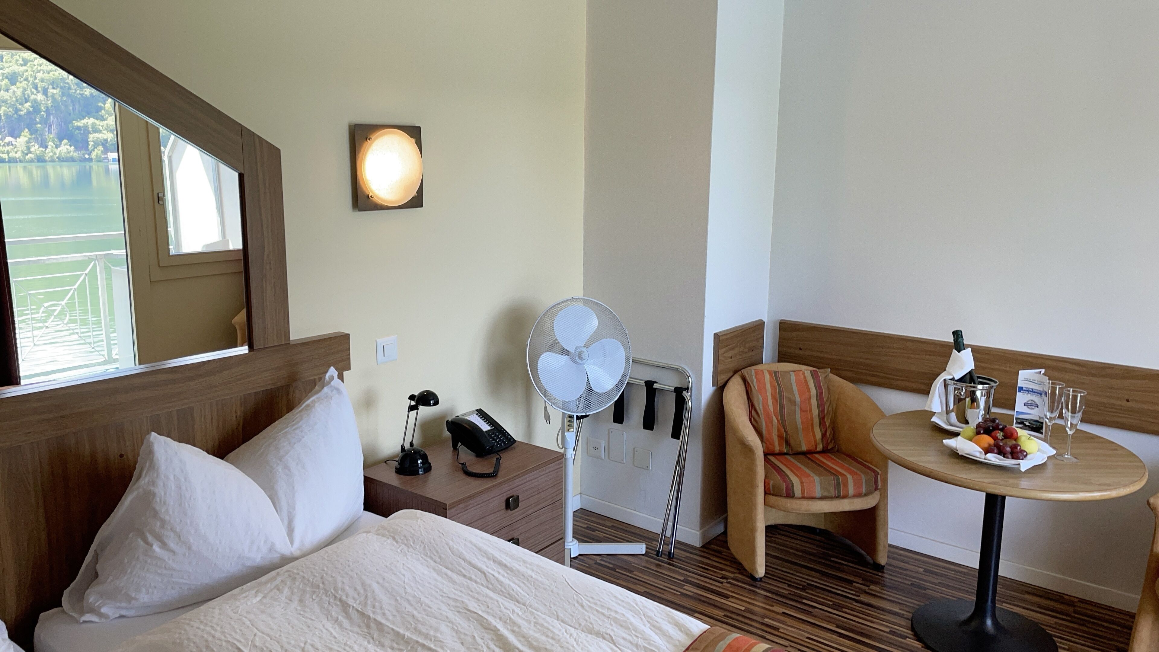 premium bedding, pillow-top beds, in-room safe, desk