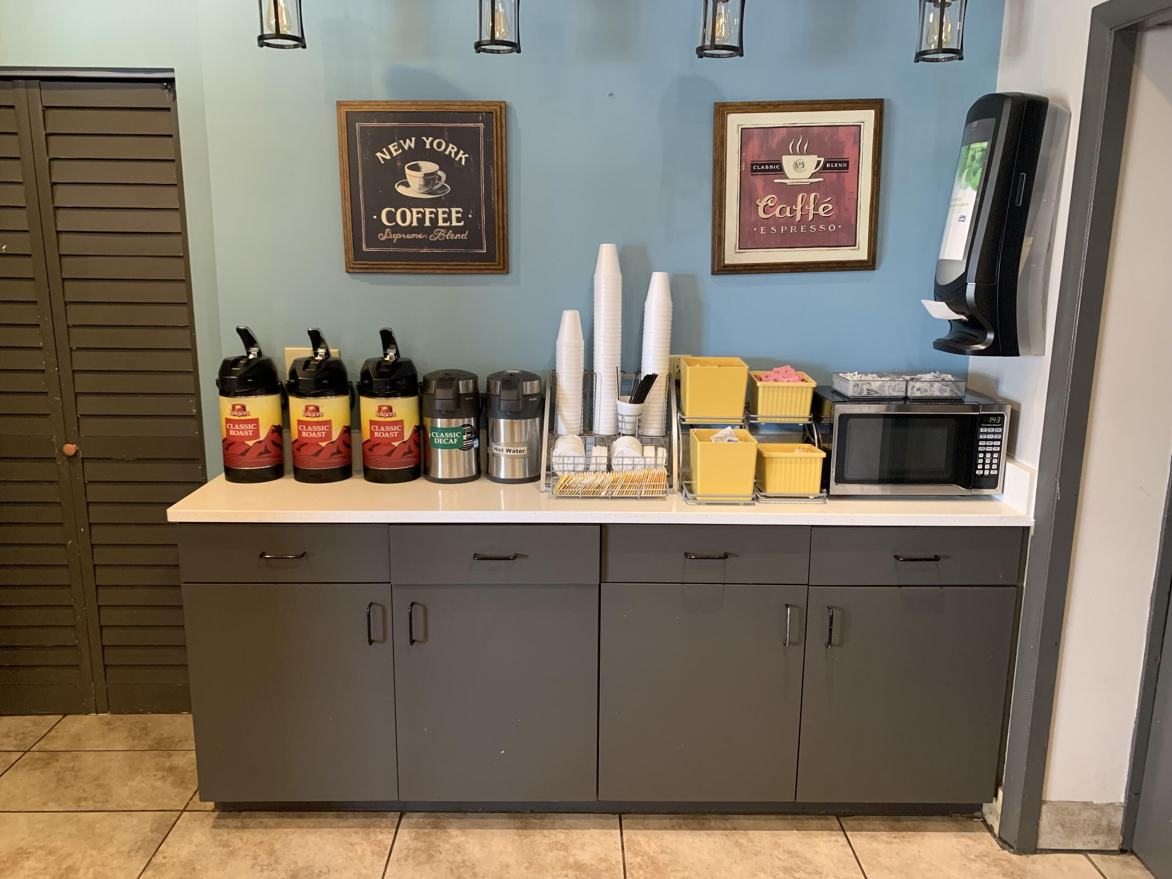 Foto - Days Inn by Wyndham Louisville Airport Fair and Expo Center