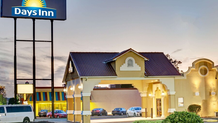 Days Inn by Wyndham Louisville Airport Fair and Expo Center