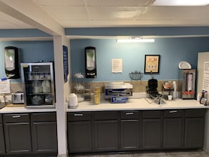 Free daily continental breakfast