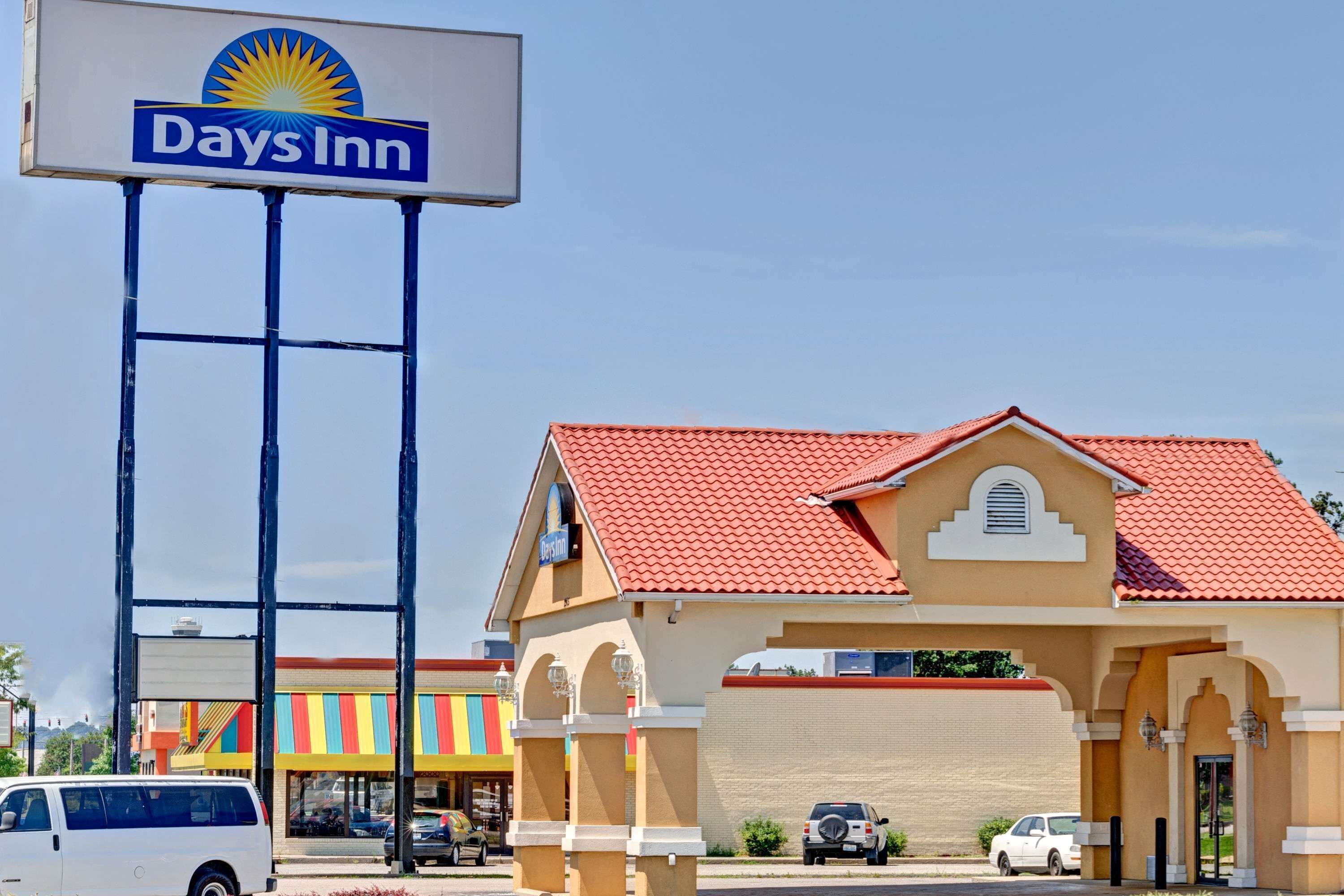 Foto - Days Inn by Wyndham Louisville Airport Fair and Expo Center