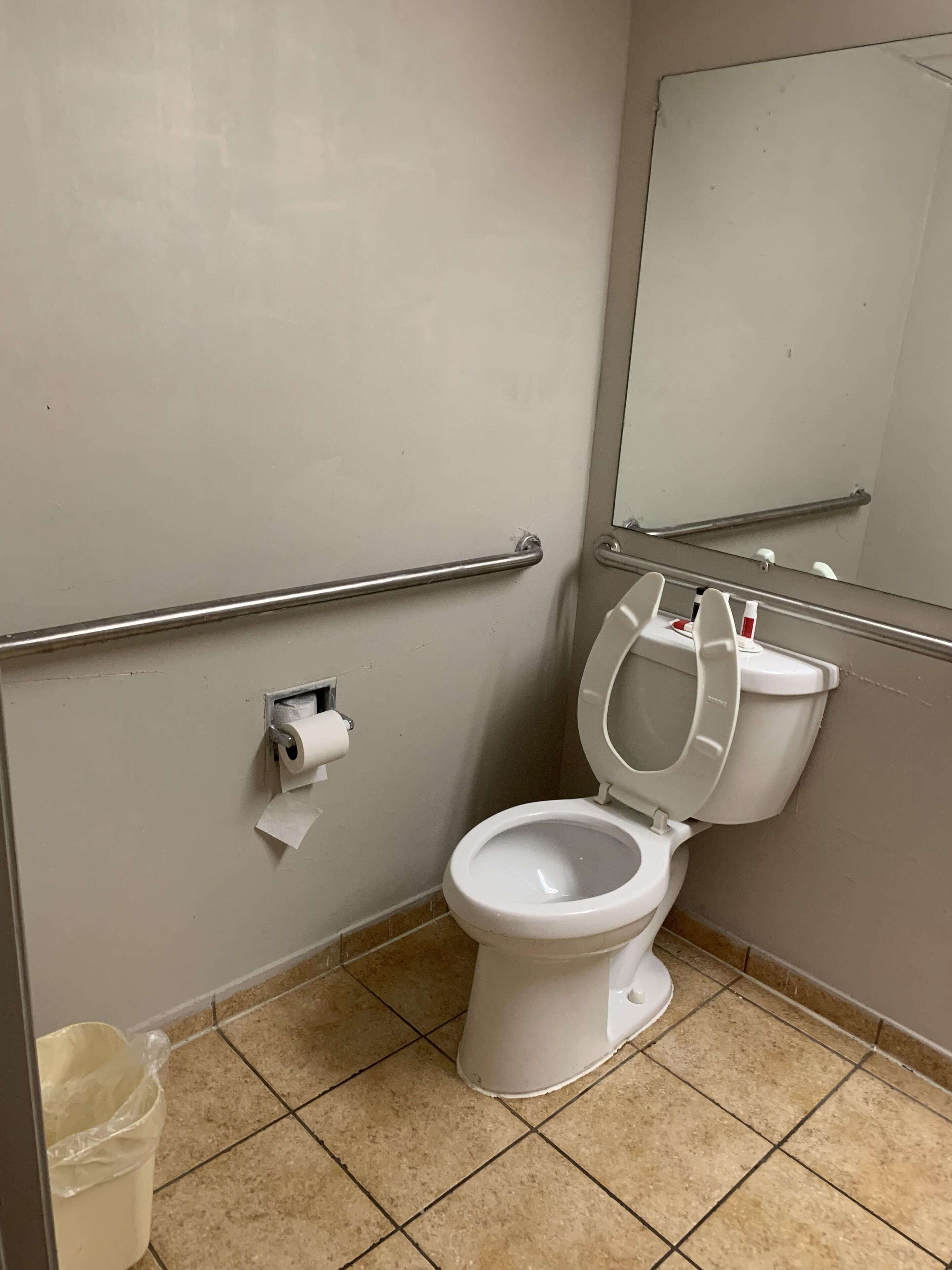 Foto - Days Inn by Wyndham Louisville Airport Fair and Expo Center