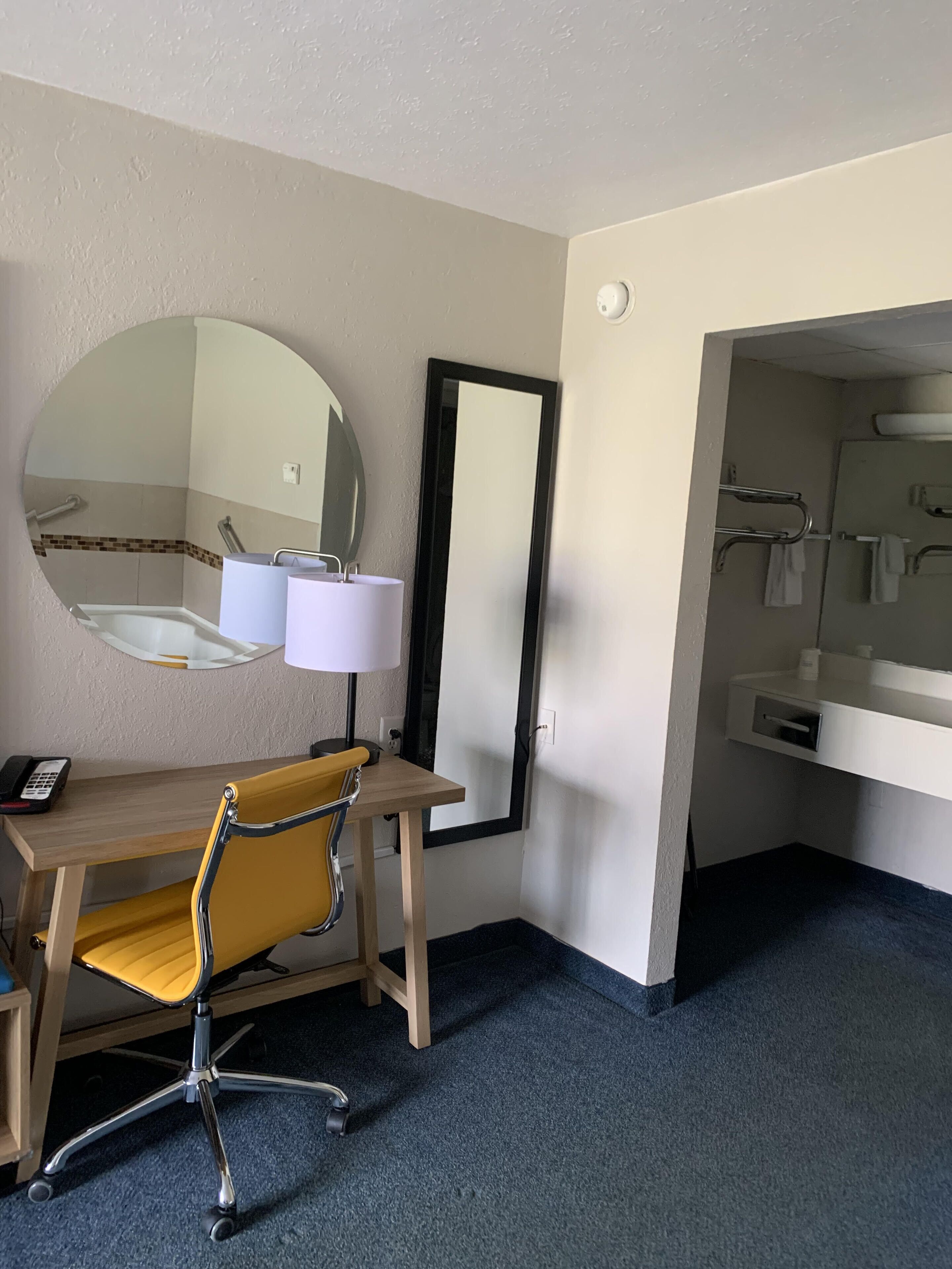 Foto - Days Inn by Wyndham Louisville Airport Fair and Expo Center