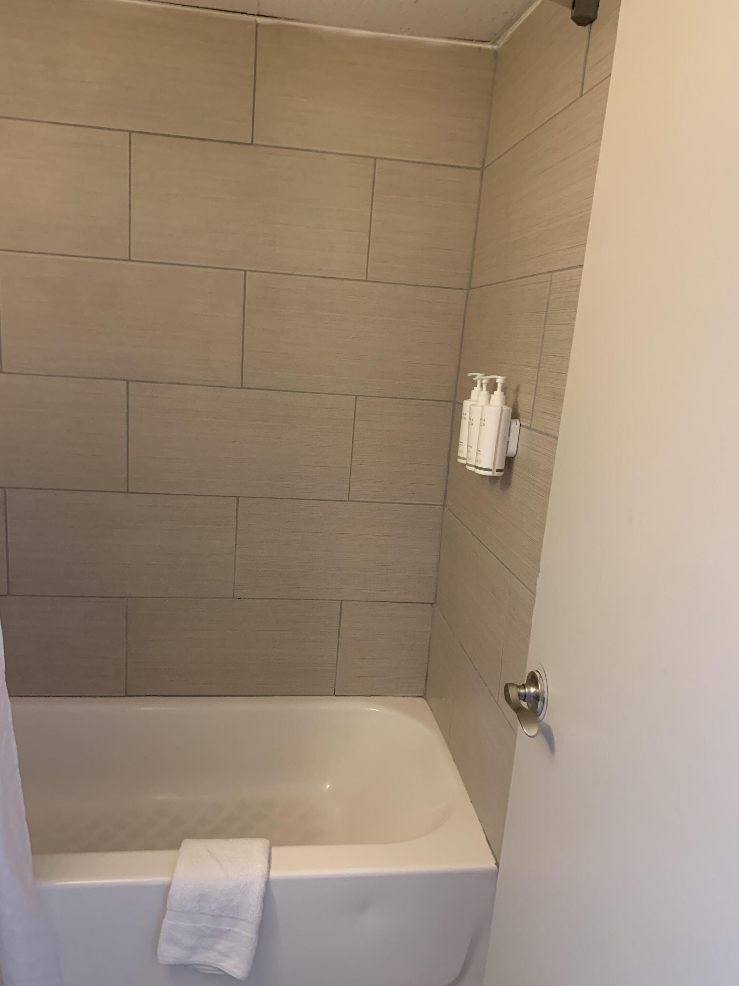 Foto - Days Inn by Wyndham Louisville Airport Fair and Expo Center