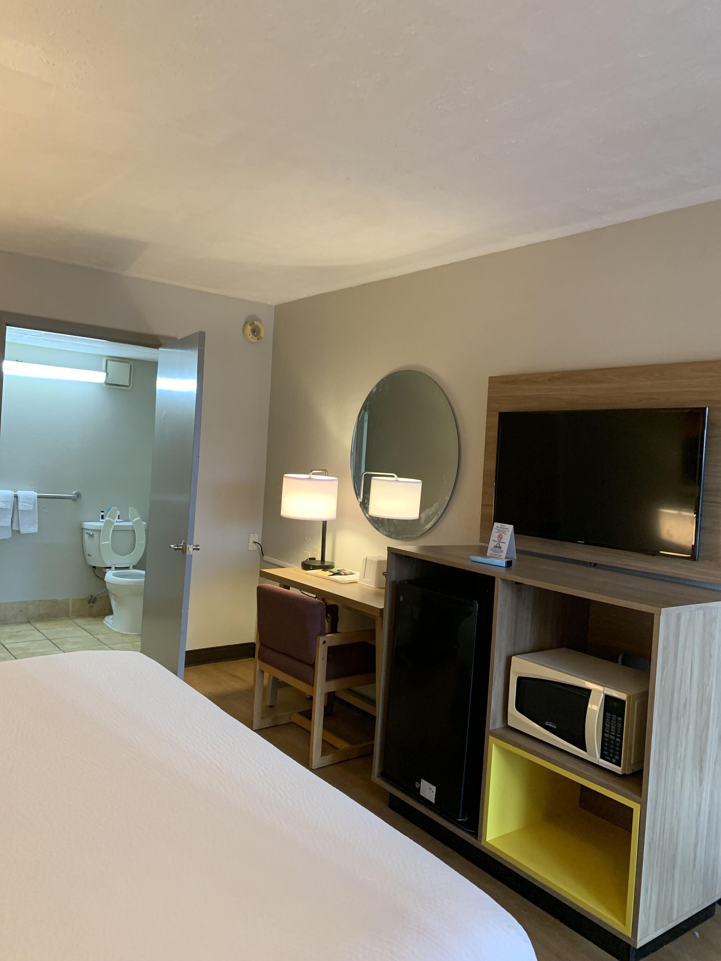 Foto - Days Inn by Wyndham Louisville Airport Fair and Expo Center