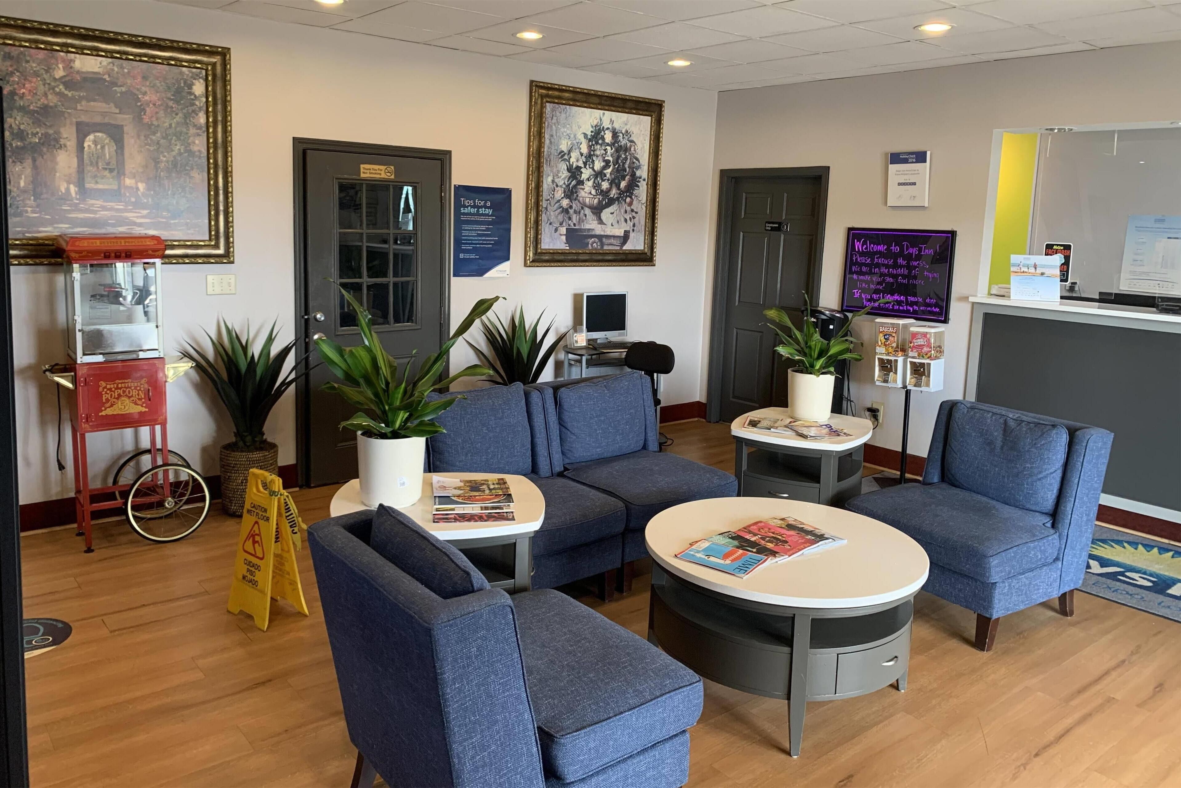 Foto - Days Inn by Wyndham Louisville Airport Fair and Expo Center