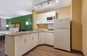 Desk, iron/ironing board, free WiFi - Extended Stay America Suites Washington DC Springfield (Springfield)
