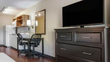 Studio, 2 Tempat Tidur Double, Bebas Asap Rokok | Meja kerja, tirai kedap cahaya, setrika/meja setrika, dan Wi-Fi gratis