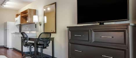 Studio, 2 Double Beds, Non Smoking | Desk, blackout curtains, iron/ironing board, free WiFi