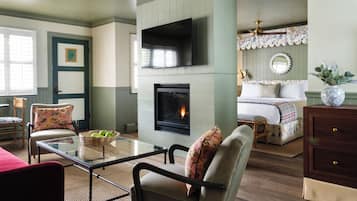 Superior Suite, 1 King Bed with Sofa bed, Fireplace, Courtyard View (The LPP Suite Double Fireplace) | Egyptian cotton sheets, premium bedding, minibar, in-room safe