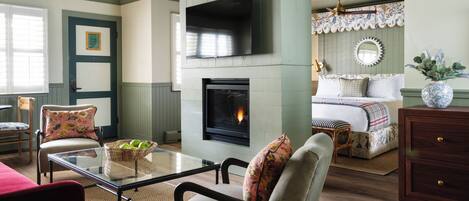 Egyptian cotton sheets, premium bedding, minibar, in-room safe