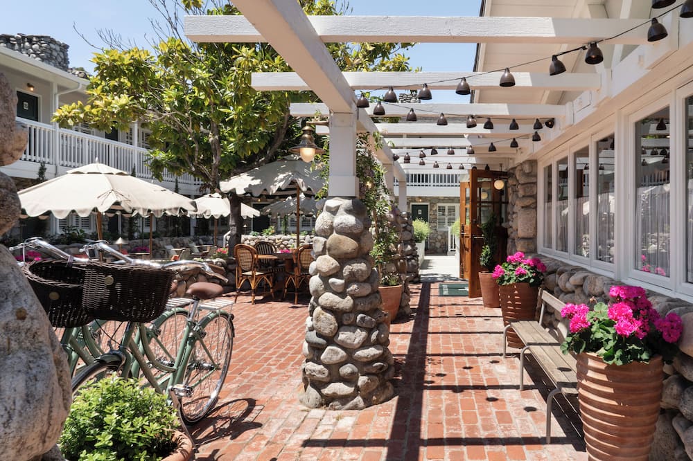 Le Petit Pali at 8th Ave