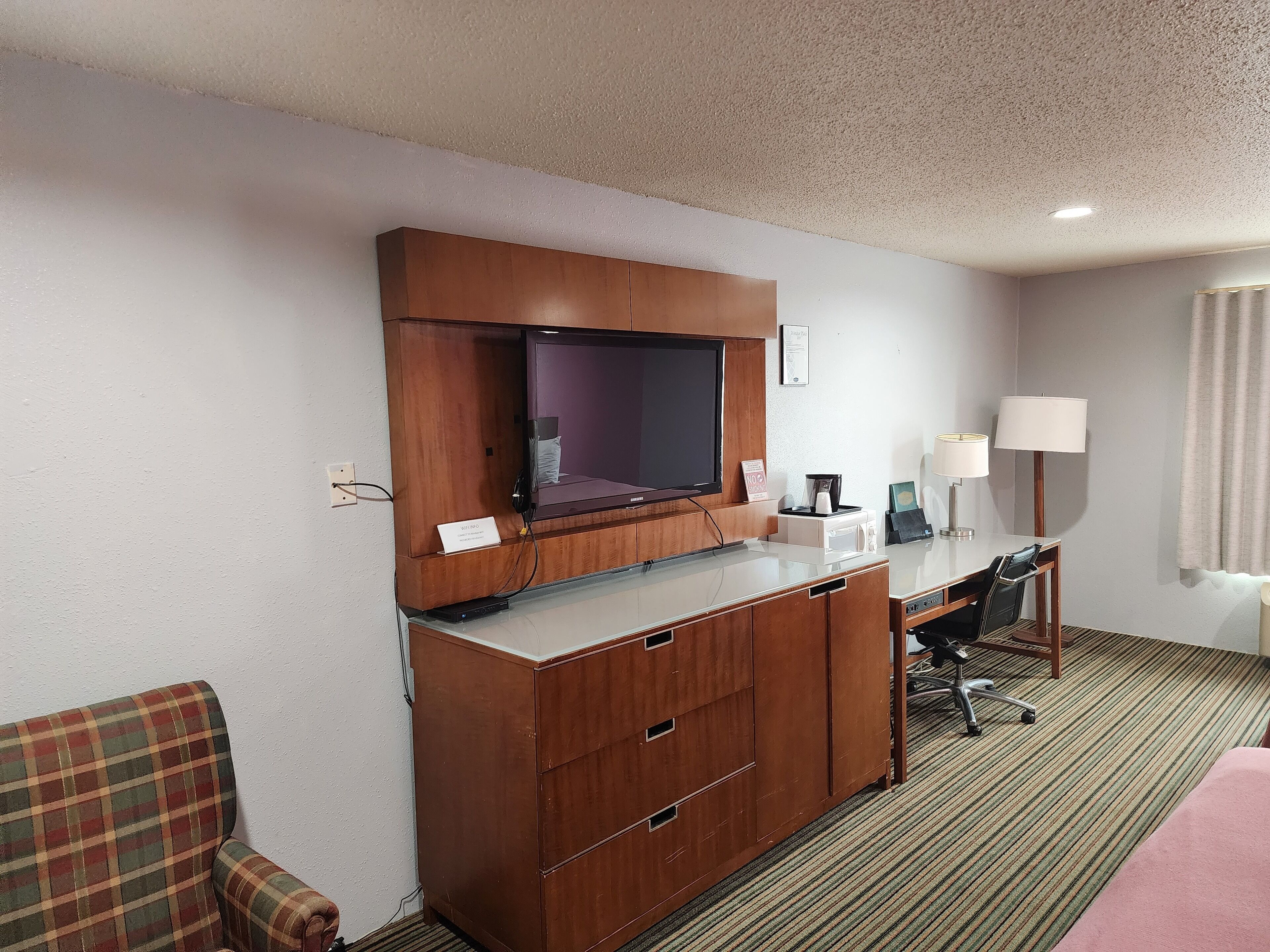 comfort studio suite, 2 queen beds, kitchenette | 1 bedroom, desk, laptop workspace, iron/ironing board