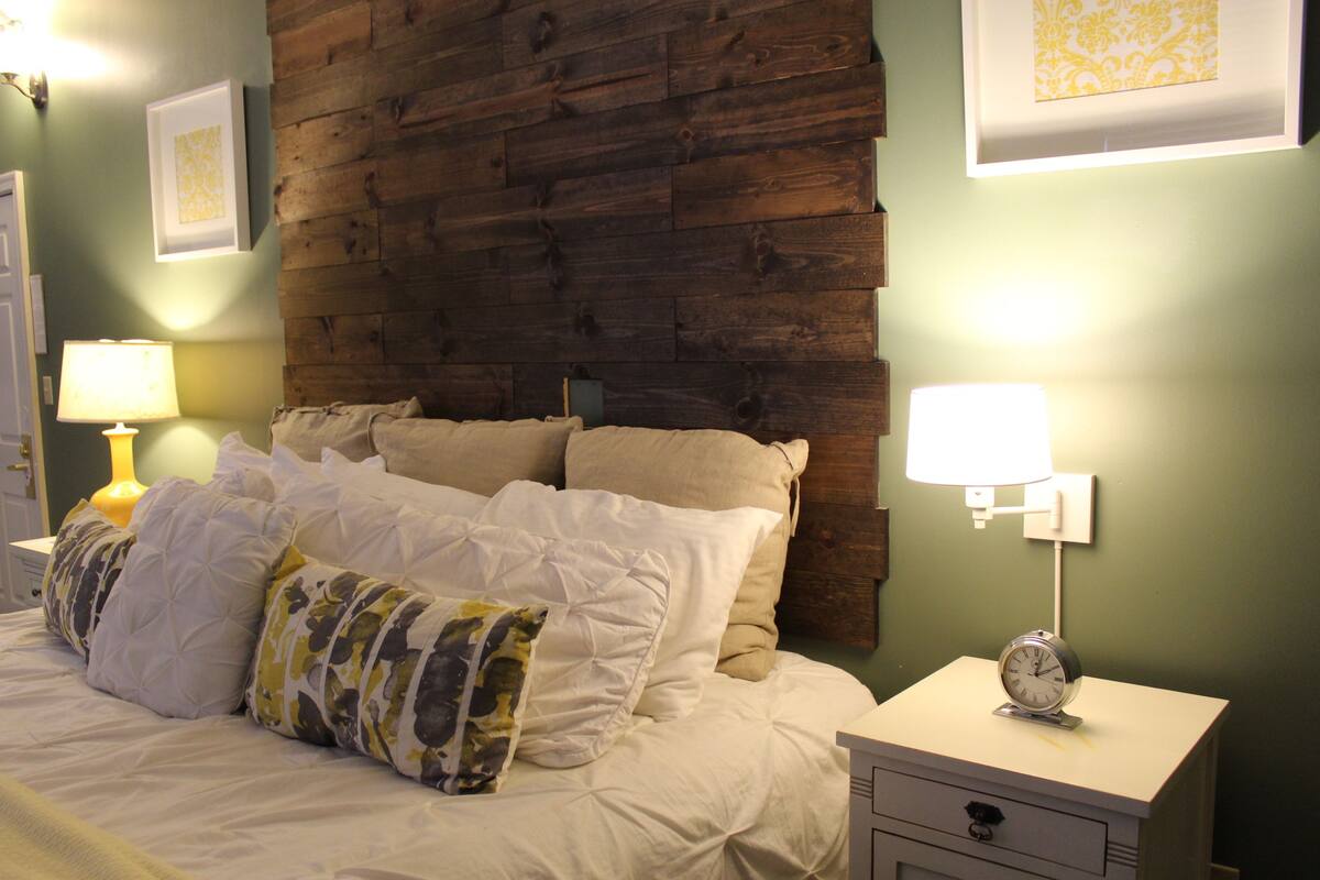 gordon ramsay executive king | 1 bedroom, individually decorated, desk, iron/ironing board