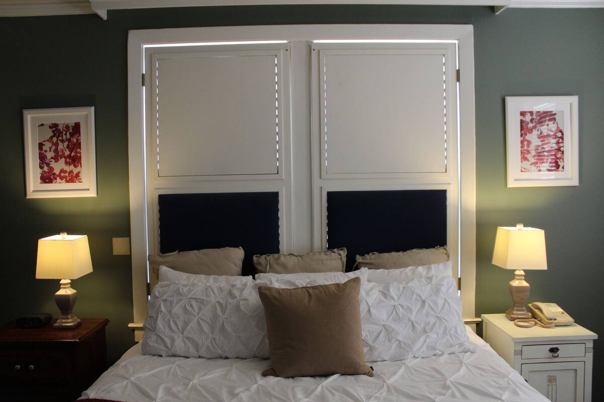 gordon ramsay deluxe king | 1 bedroom, individually decorated, desk, iron/ironing board