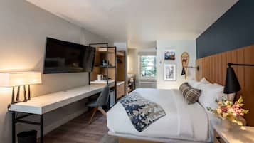 Standard Room, 1 King Bed | Premium bedding, memory-foam beds, in-room safe, desk