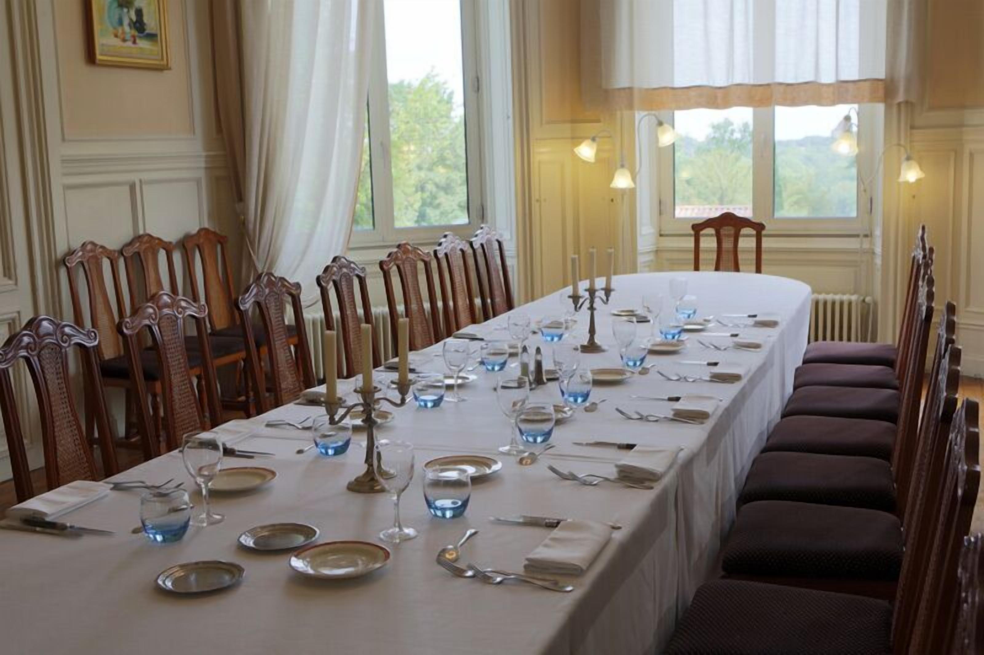 dinner served, garden views