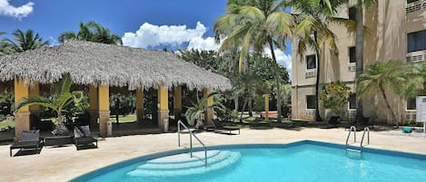 Outdoor pool, pool loungers