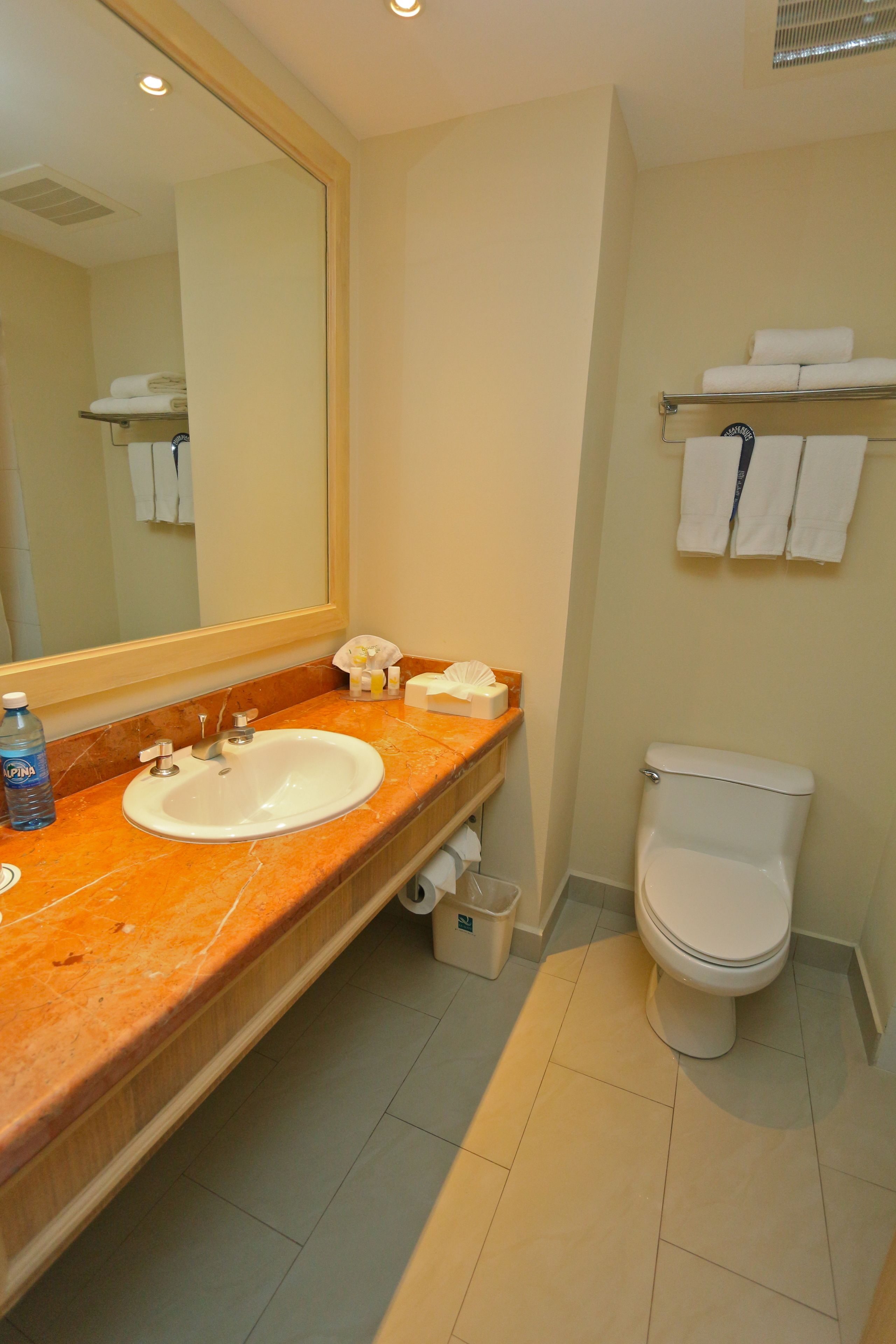 1 bedroom, pillow-top beds, minibar, in-room safe