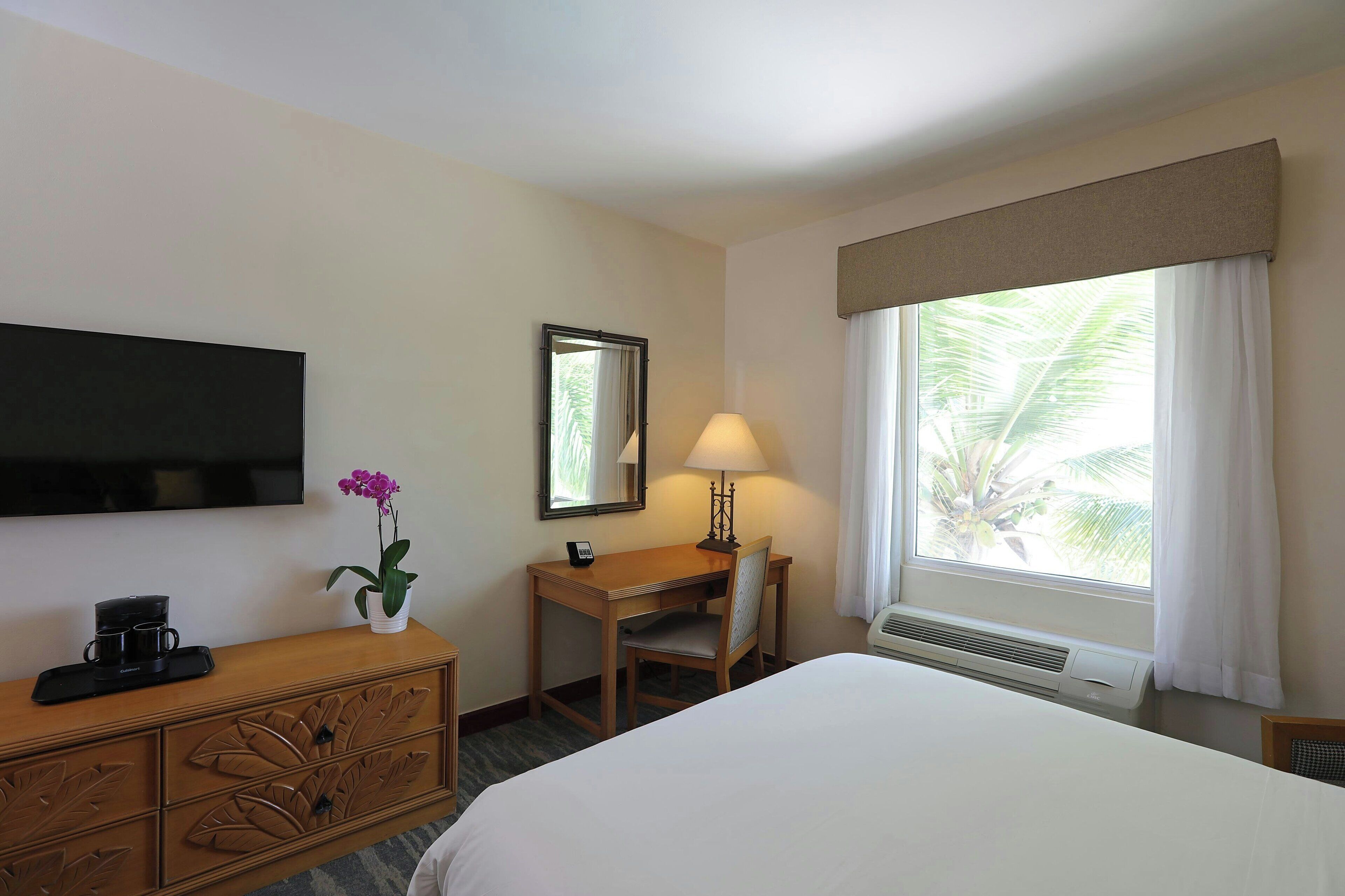 1 bedroom, pillow-top beds, minibar, in-room safe