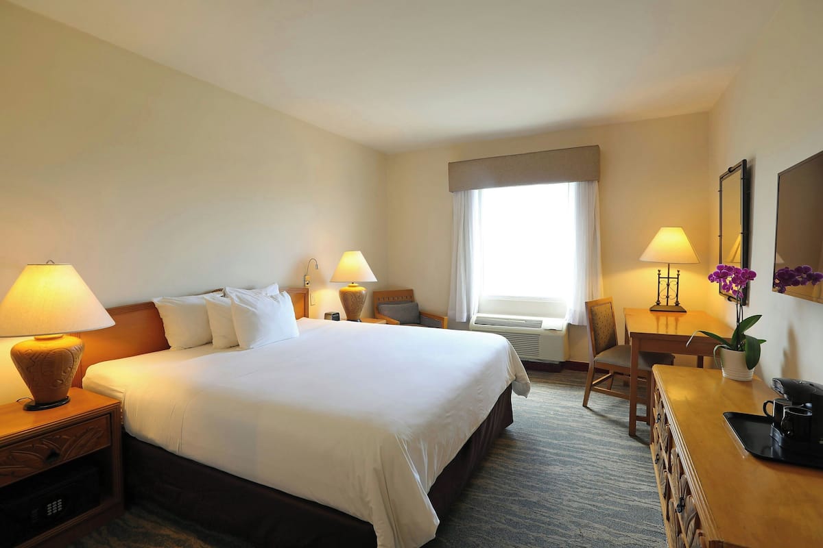 1 bedroom, pillow-top beds, minibar, in-room safe