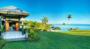 Villa, vue jardin | Vue de la chambre