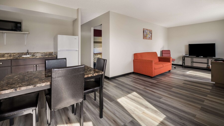 Econo Lodge Inn & Suites Canandaigua - Fingers Lake Area