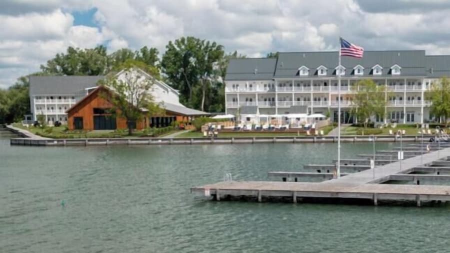 Econo Lodge Inn & Suites Canandaigua - Fingers Lake Area