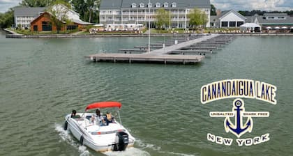 Econo Lodge Inn & Suites Canandaigua - Fingers Lake Area