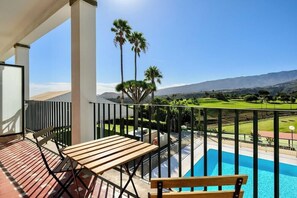 Outdoor dining - Bandama Golf Hotel (Santa Brigida)