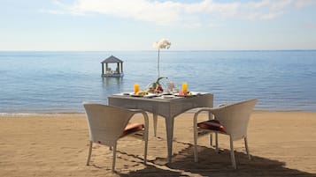 Morgenmadsbuffet hver dag (225000 IDR pr. person)