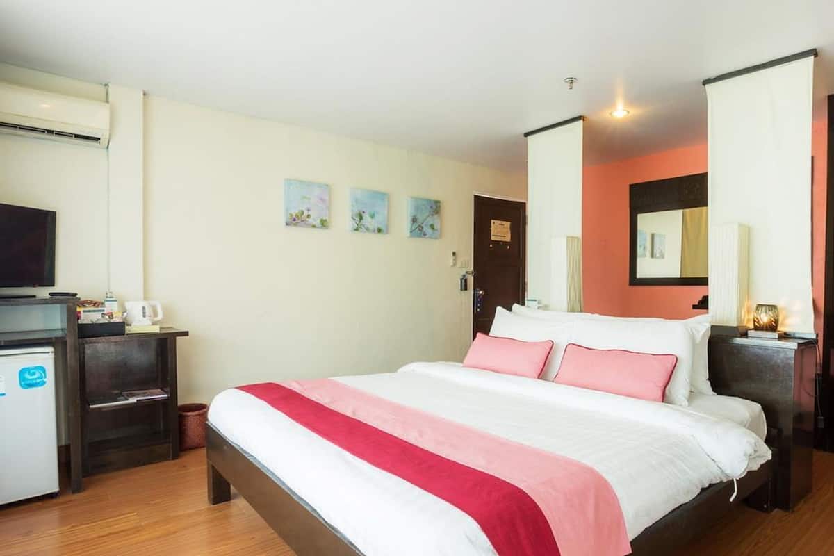Roupas de cama premium, camas Select Comfort, frigobar